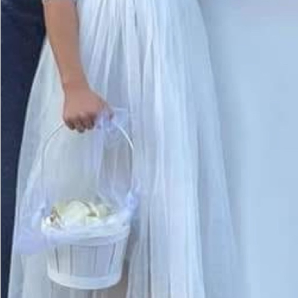 Delicate White Lace flower girl Dress - Picture 6 of 7
